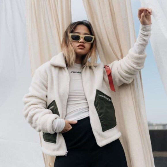 Alpha Industries Jackets & Blazers - ALPHA INDUSTRIES Ivory & Green Sherpa Fleece Full Zip Cropped Jacket Size Small